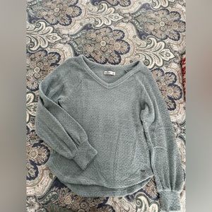 Hollister sweater size small
